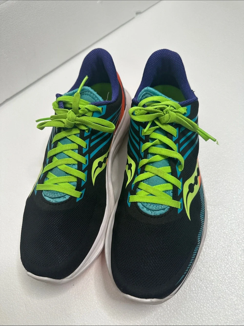 Saucony kINVARA 12 Black with Neon Green & Teal Athletic Running Shoes  size 8